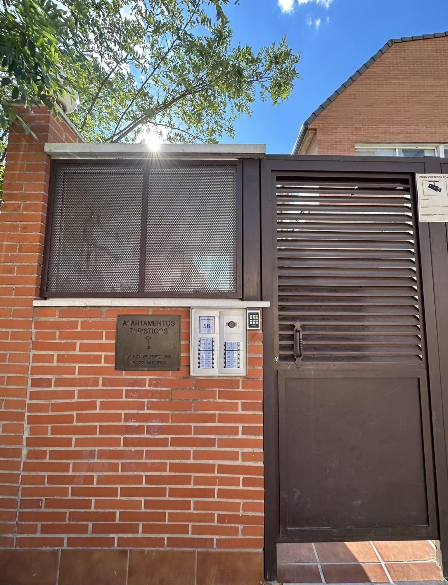 Apartamentos Noviembre Madrid Eksteriør billede